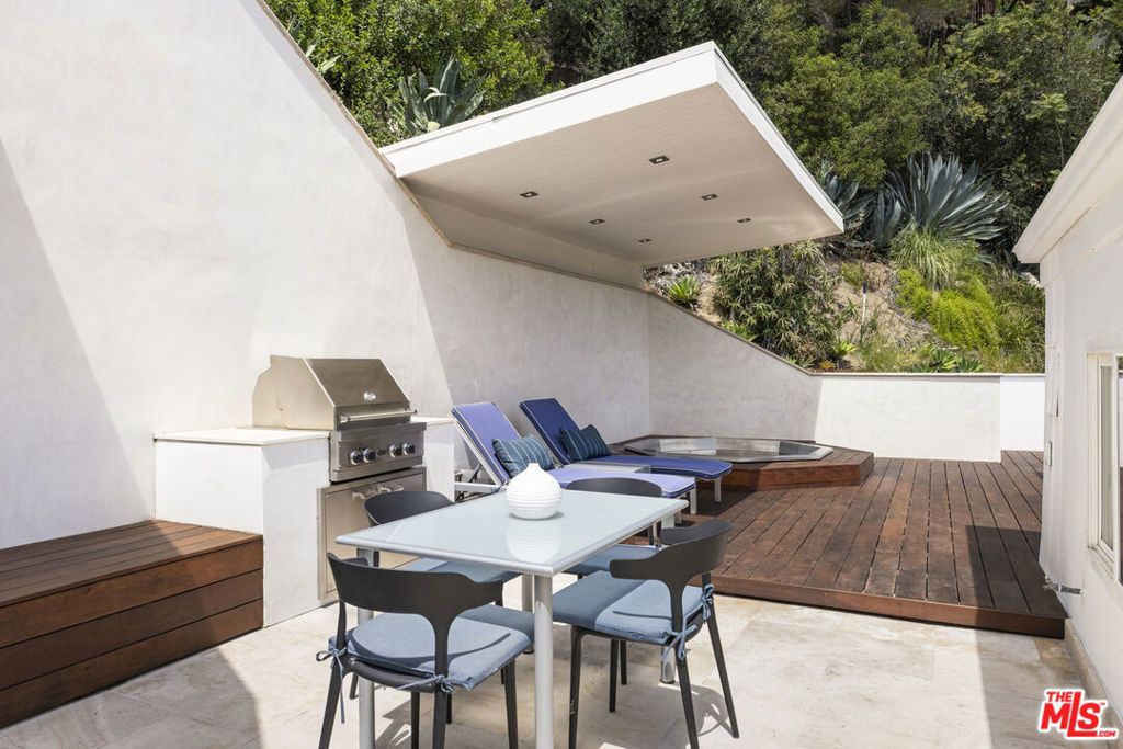 Image 24 of property listing at 3111 Belden Drive, Los Angeles, CA 90068