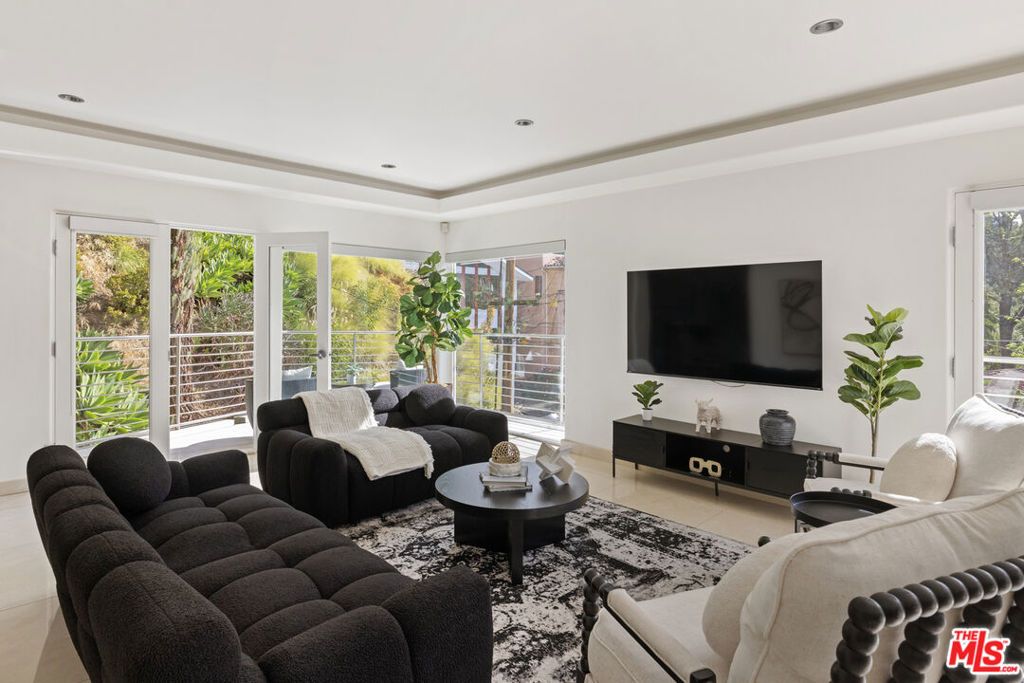 Image 3 of property listing at 3111 Belden Drive, Los Angeles, CA 90068