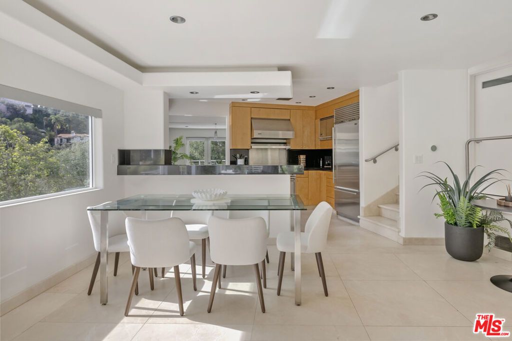 Image 8 of property listing at 3111 Belden Drive, Los Angeles, CA 90068