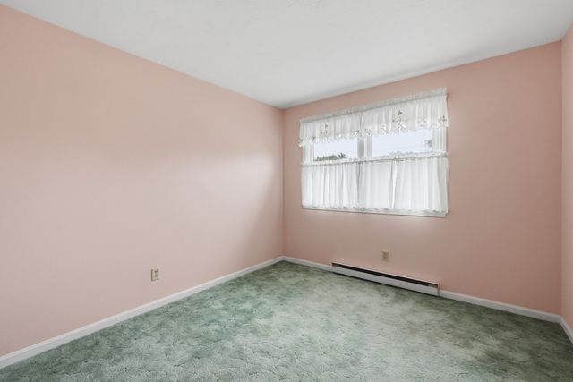 44 Dennison Hill Rd, Southbridge, MA 01550