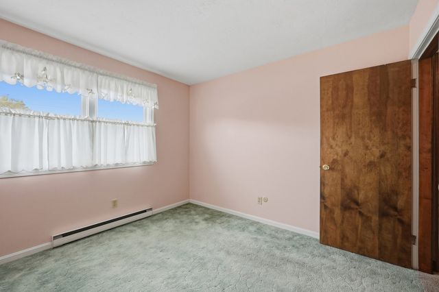 44 Dennison Hill Rd, Southbridge, MA 01550