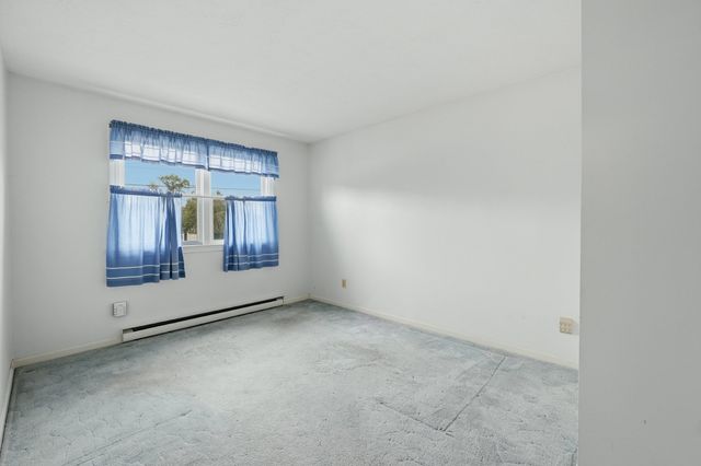 44 Dennison Hill Rd, Southbridge, MA 01550