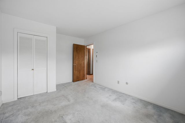 44 Dennison Hill Rd, Southbridge, MA 01550