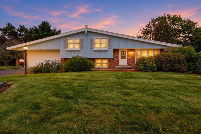 44 Dennison Hill Rd, Southbridge, MA 01550