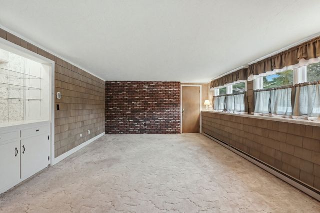 44 Dennison Hill Rd, Southbridge, MA 01550