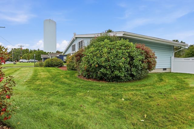 44 Dennison Hill Rd, Southbridge, MA 01550