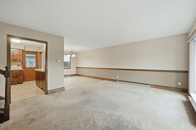 44 Dennison Hill Rd, Southbridge, MA 01550