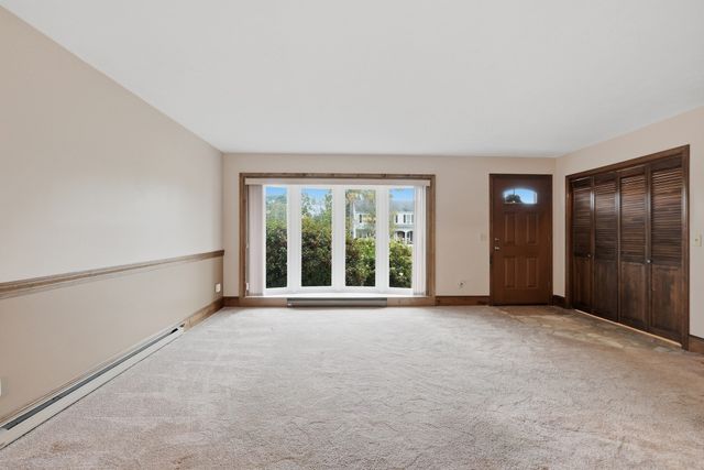 44 Dennison Hill Rd, Southbridge, MA 01550