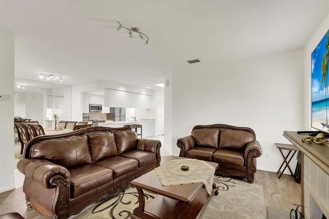 7334 Pine Creek Way, Port St. Lucie, Port St Lucie, FL 34986