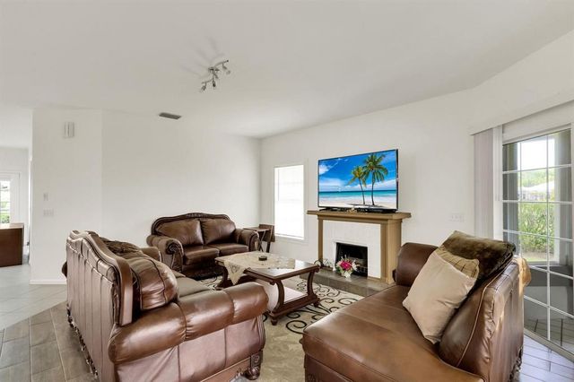 7334 Pine Creek Way, Port St. Lucie, Port St Lucie, FL 34986