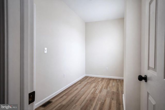 2600 E HOFFMAN ST, Baltimore, MD 21213