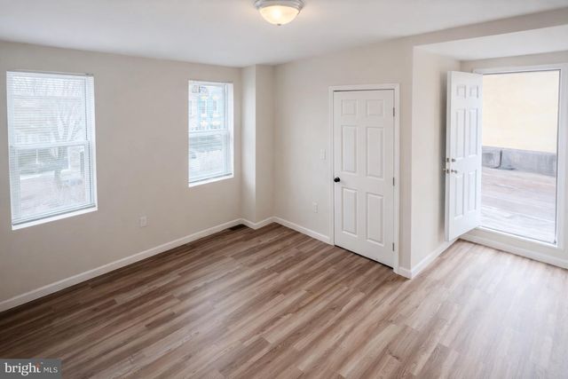 2600 E HOFFMAN ST, Baltimore, MD 21213