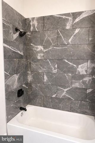 2600 E HOFFMAN ST, Baltimore, MD 21213