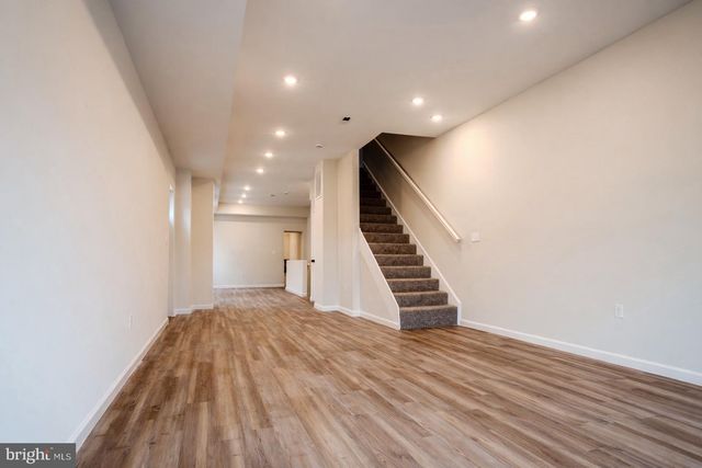 2600 E HOFFMAN ST, Baltimore, MD 21213