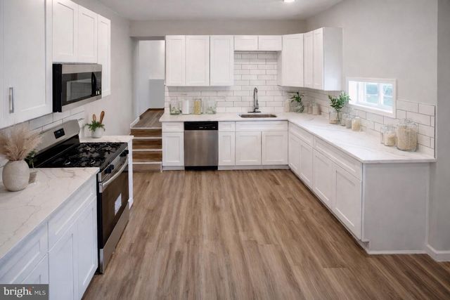 2600 E HOFFMAN ST, Baltimore, MD 21213