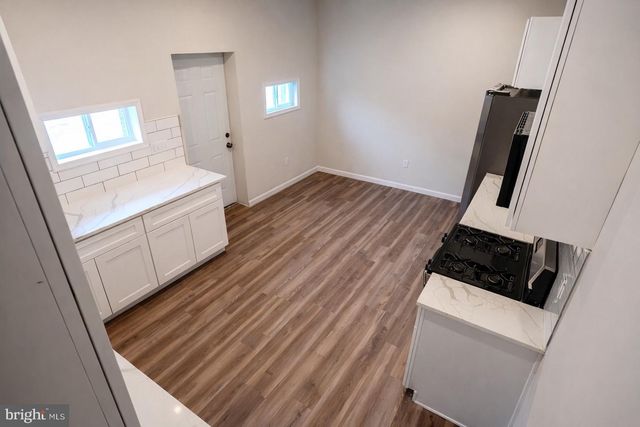 2600 E HOFFMAN ST, Baltimore, MD 21213