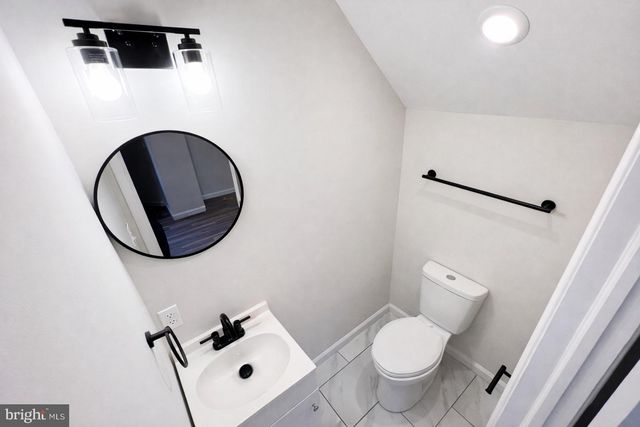 2600 E HOFFMAN ST, Baltimore, MD 21213