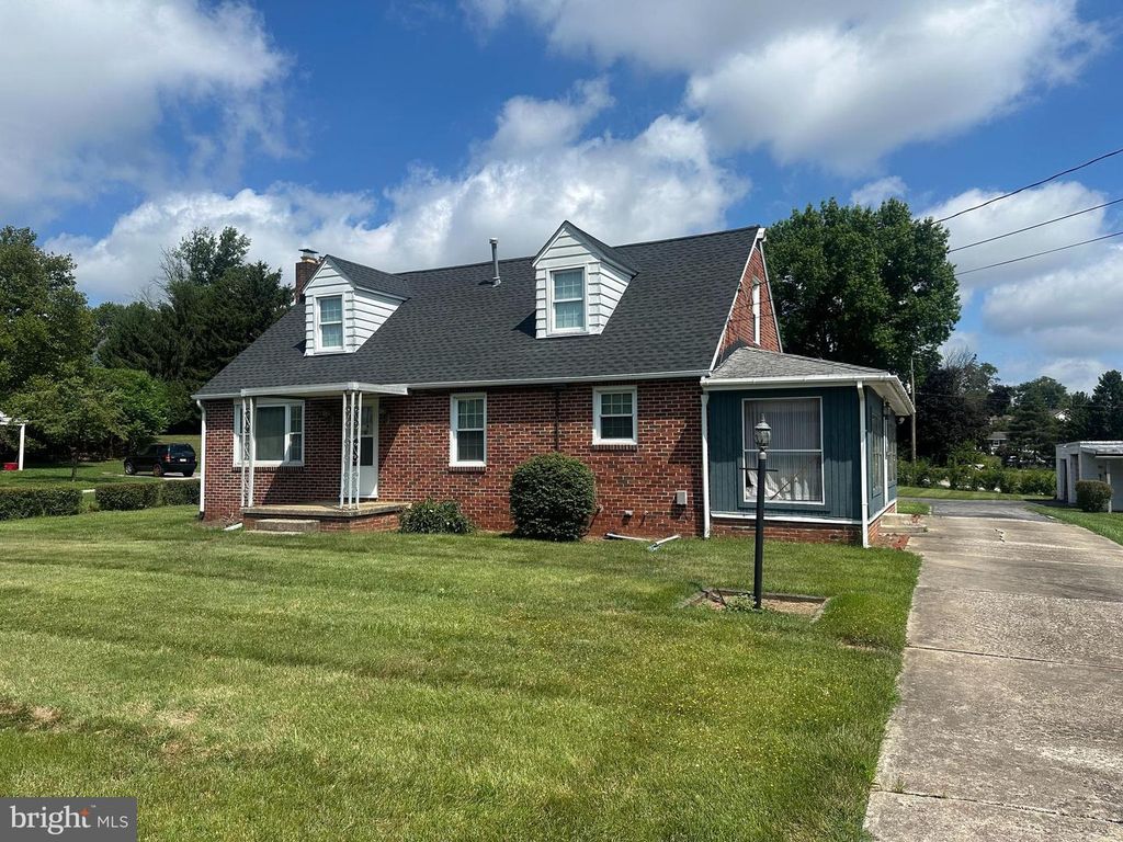 1909 ROOSEVELT AVE, York, PA 17408