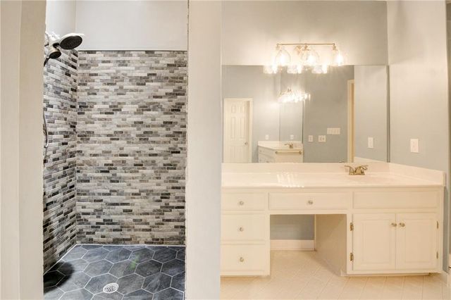 1450 Midland Way, Lawrenceville, GA 30043