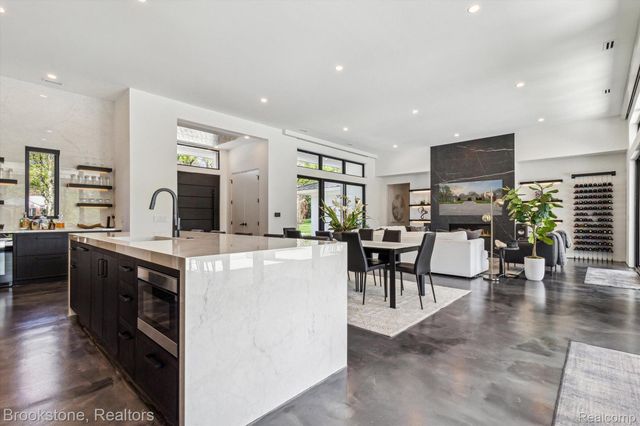 4144 ROUGE CIRCLE Drive, Troy, MI 48098