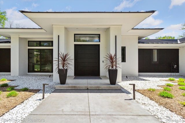 4144 ROUGE CIRCLE Drive, Troy, MI 48098