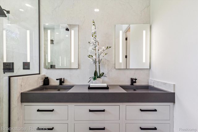 4144 ROUGE CIRCLE Drive, Troy, MI 48098