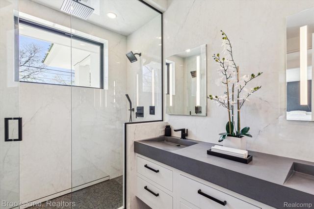 4144 ROUGE CIRCLE Drive, Troy, MI 48098