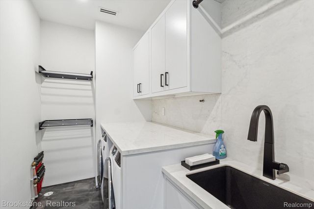 4144 ROUGE CIRCLE Drive, Troy, MI 48098