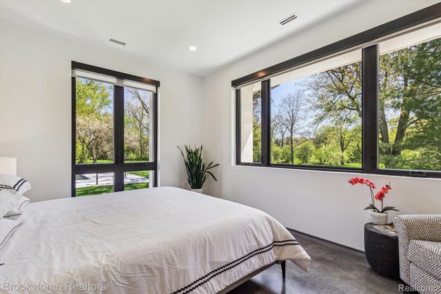 4144 ROUGE CIRCLE Drive, Troy, MI 48098