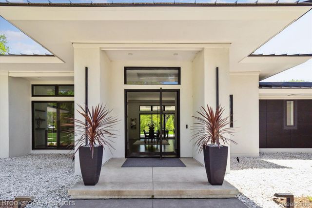 4144 ROUGE CIRCLE Drive, Troy, MI 48098