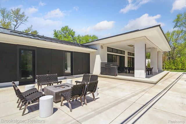 4144 ROUGE CIRCLE Drive, Troy, MI 48098