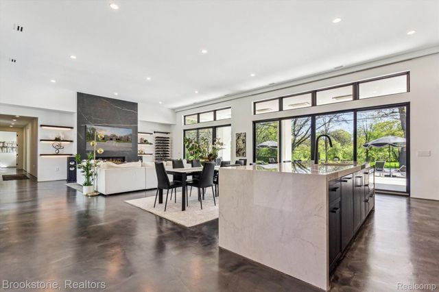 4144 ROUGE CIRCLE Drive, Troy, MI 48098