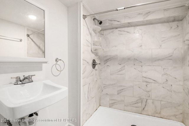 1511 Pattengill Avenue, Lansing, MI 48910