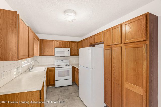 1511 Pattengill Avenue, Lansing, MI 48910