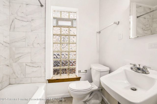 1511 Pattengill Avenue, Lansing, MI 48910