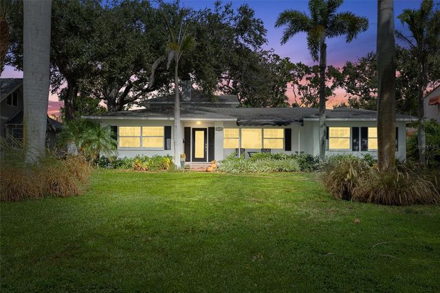 311 SUNSET DRIVE N, St Petersburg, FL 33710