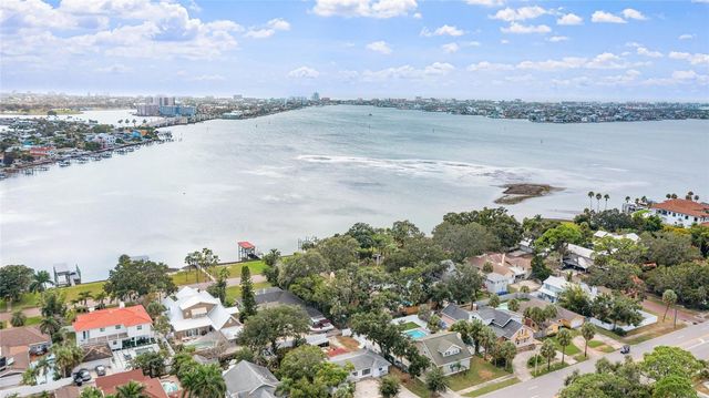 311 SUNSET DRIVE N, St Petersburg, FL 33710
