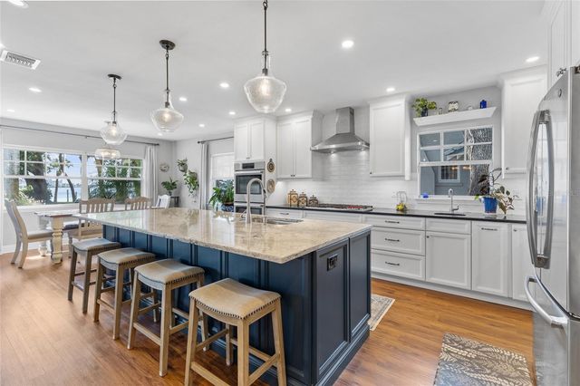 311 SUNSET DRIVE N, St Petersburg, FL 33710