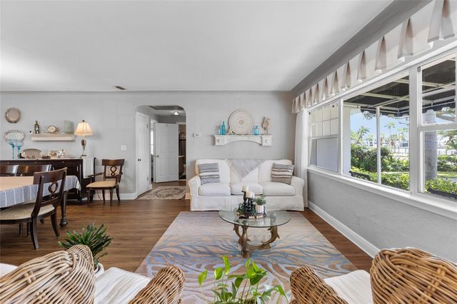 311 SUNSET DRIVE N, St Petersburg, FL 33710