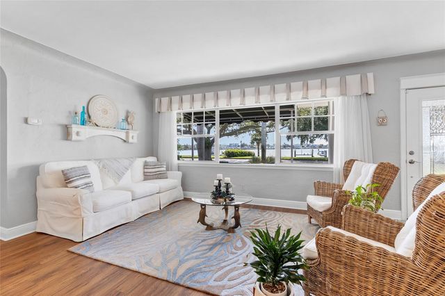 311 SUNSET DRIVE N, St Petersburg, FL 33710