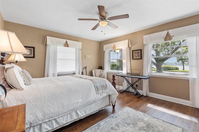 311 SUNSET DRIVE N, St Petersburg, FL 33710