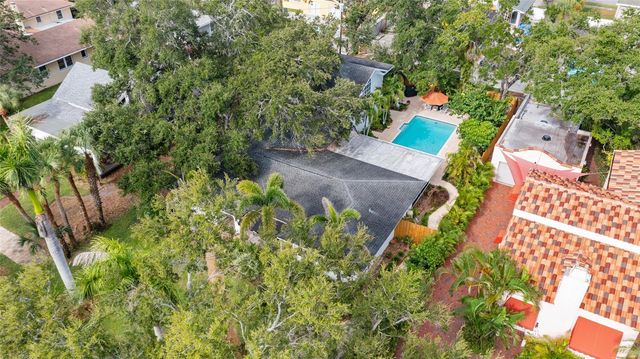 311 SUNSET DRIVE N, St Petersburg, FL 33710