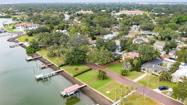 311 SUNSET DRIVE N, St Petersburg, FL 33710