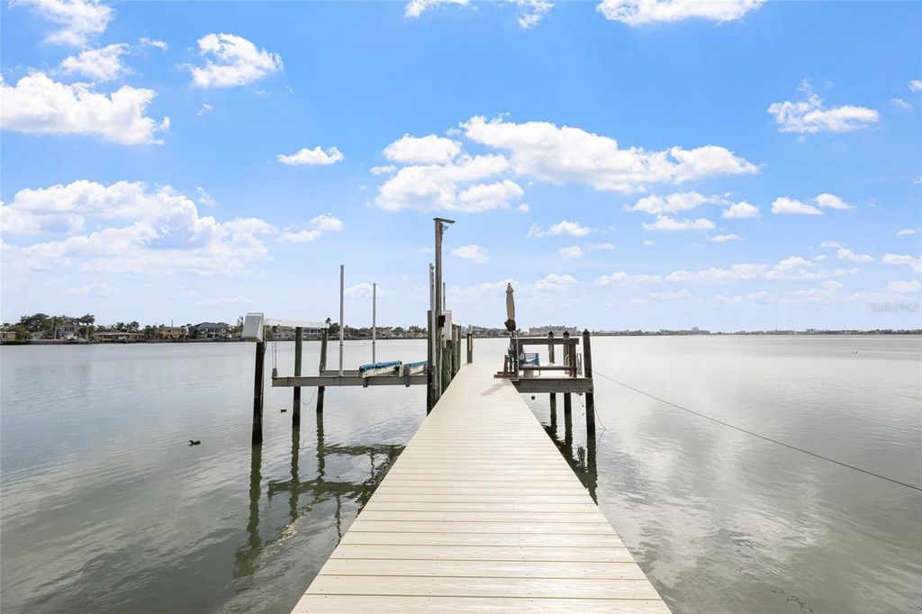 311 SUNSET DRIVE N, St Petersburg, FL 33710