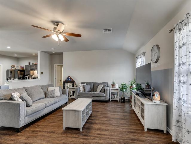 8021 NW 75th Street, Oklahoma City, OK 73132