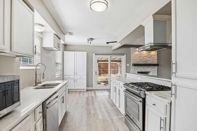 596 Surf Street, Lewisville, TX 75067