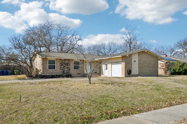 596 Surf Street, Lewisville, TX 75067