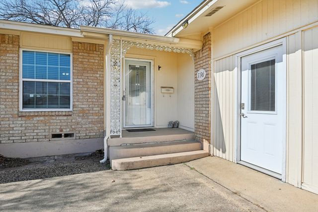 596 Surf Street, Lewisville, TX 75067