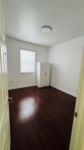3355 W 90th Ter, Hialeah, FL 33018
