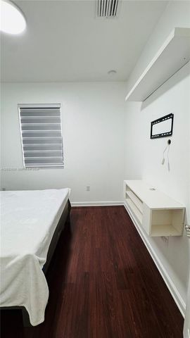 3355 W 90th Ter, Hialeah, FL 33018